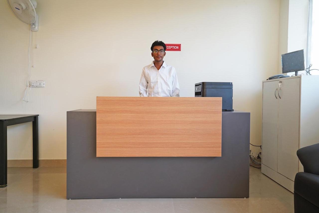 Oyo Flagship 77122 Gmd Vasundhara Ghaziabad Exterior foto